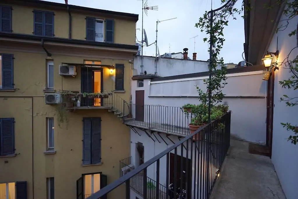 Central Guesthouse Cir 015146-Cni-01484 Milan 0*,  Italy